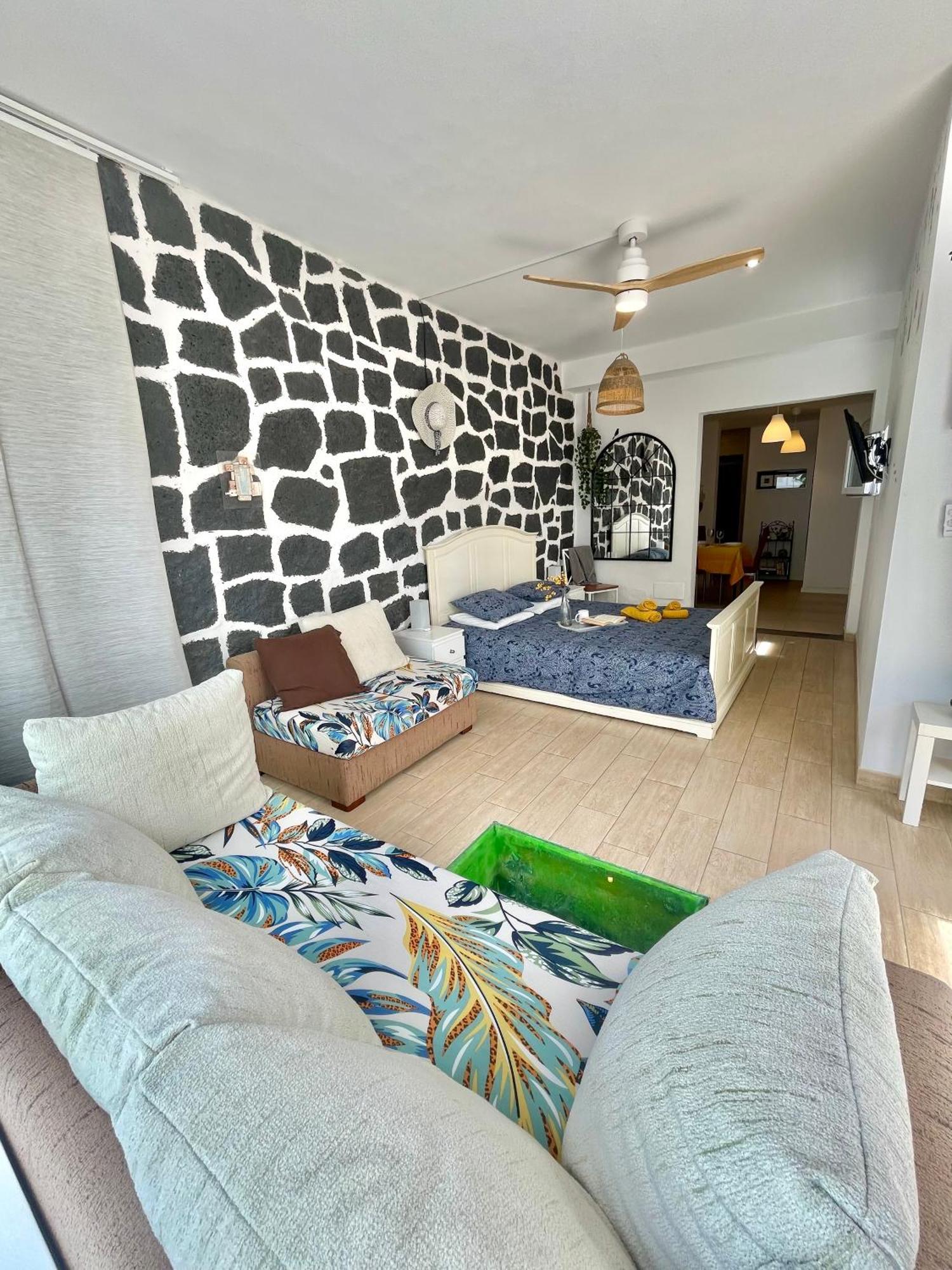 Loft La Cueva De Los Pajaros Плая Бланка Екстериор снимка