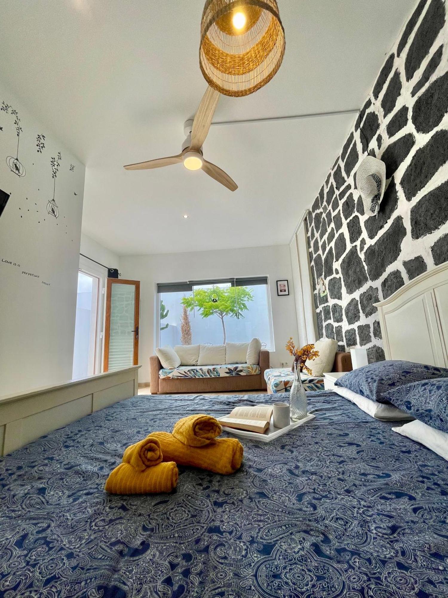 Loft La Cueva De Los Pajaros Плая Бланка Екстериор снимка
